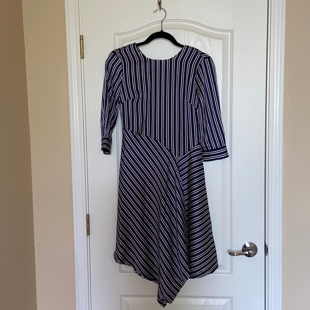 Pretty Dress with a unbalanced finish